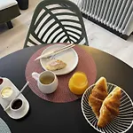Comme à La Maison Couette-café 3*