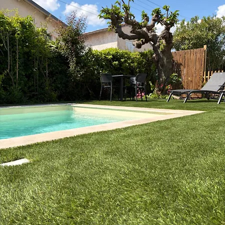 Comme A La Maison - 2 Et 1 Salon B&B 3*