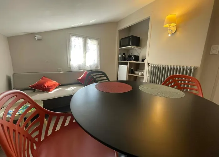Alojamento de Acomodação e Pequeno-almoço Comme à La Maison 3*